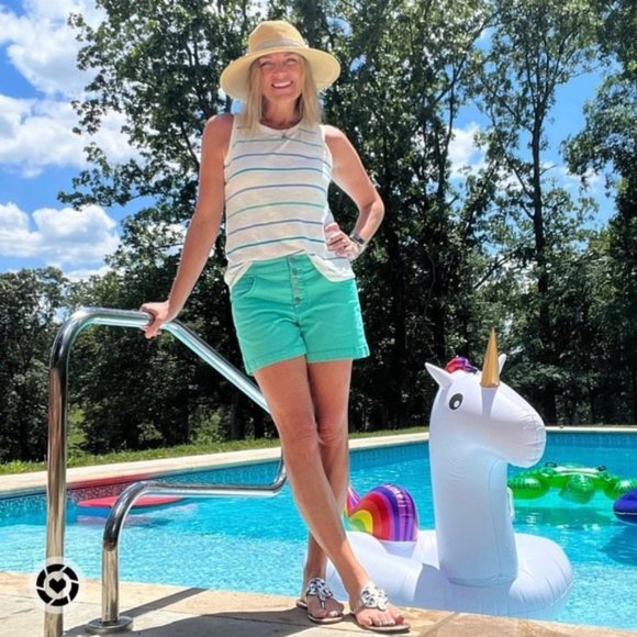 CAbi Tops Cabi 64 Queue Tank Spring 2022 Medium Euc Poshmark